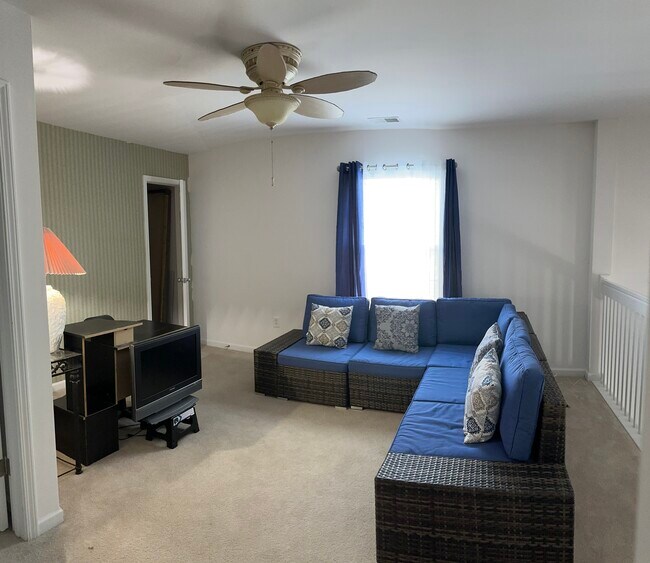 Building Photo - 250 Opus Ct