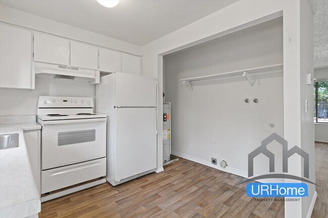 Building Photo - Nguyen Triplex