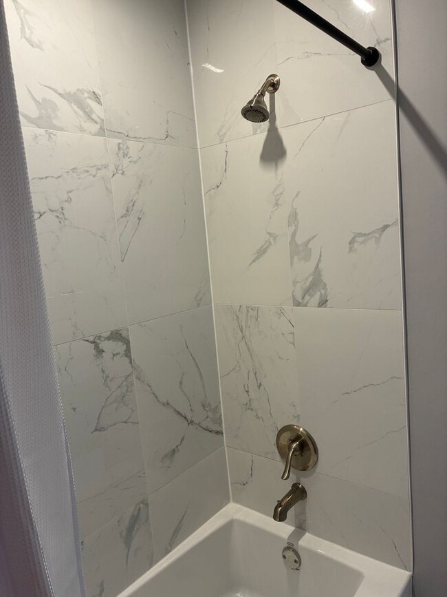 Building Photo - Magnificent 5-Bedroom Private Estate in Butler, PA