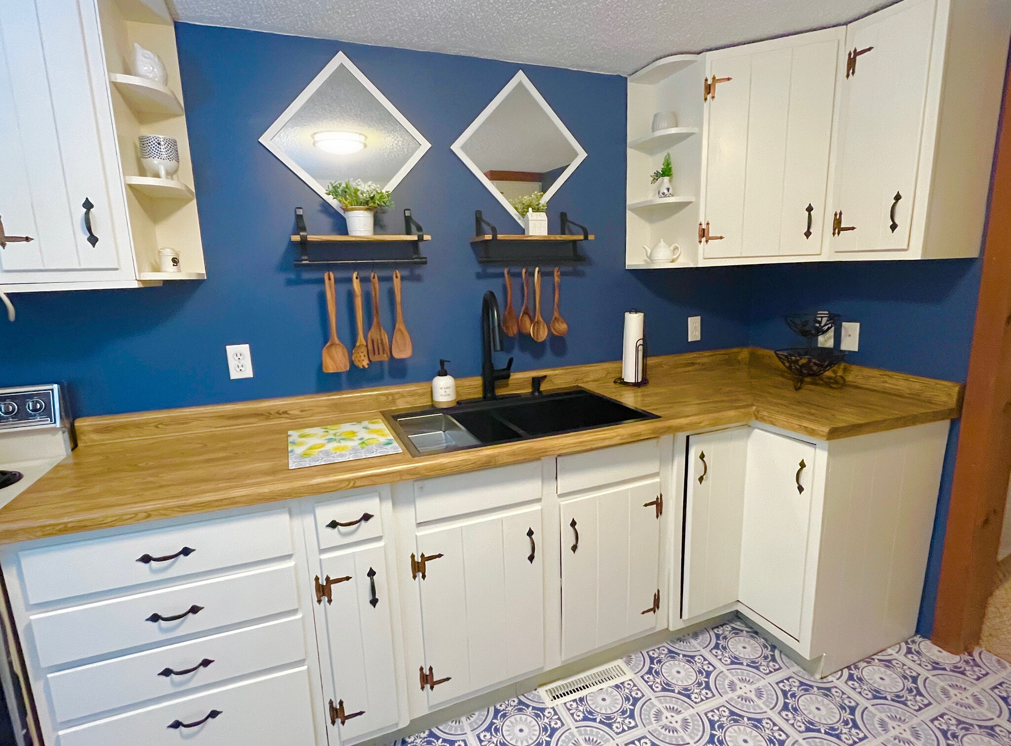 Full kitchen with stove, microwave and refrigerator - 6023 Barnhart Rd