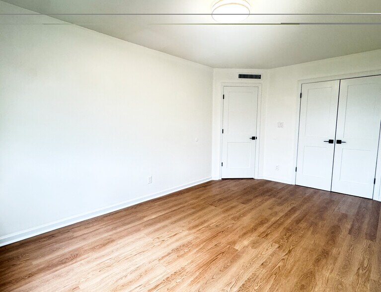 Building Photo - 27 Alan Ter