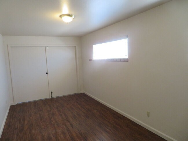 Building Photo - 2 plus bed, 1.5 bath, close to Seabright b...