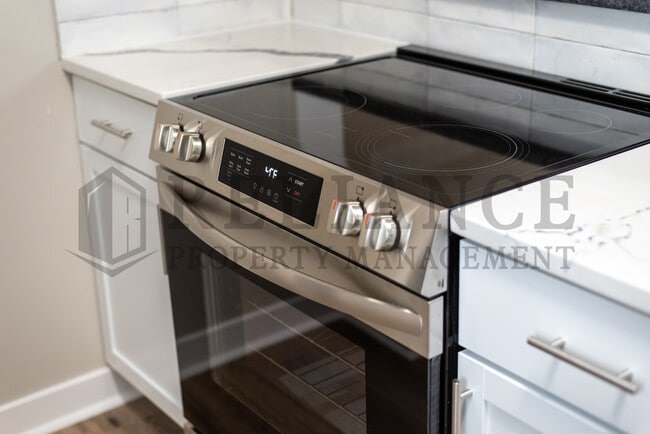 Building Photo - 2506 N Somerset Ave