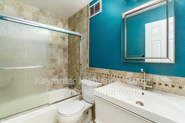 Building Photo - 10557 W Maplewood Dr