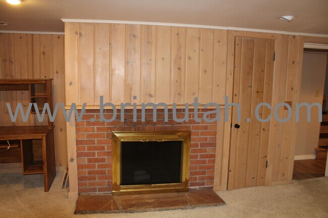 Building Photo - 4192 S Holloway Dr