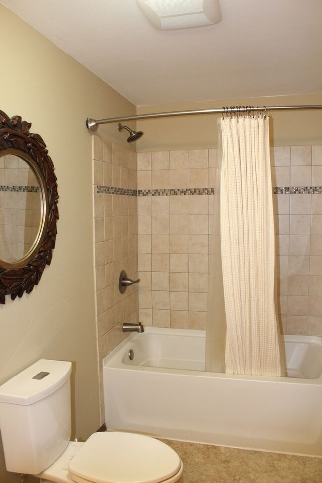 Building Photo - Beautiful 4 bedroom Rambler home with shop...
