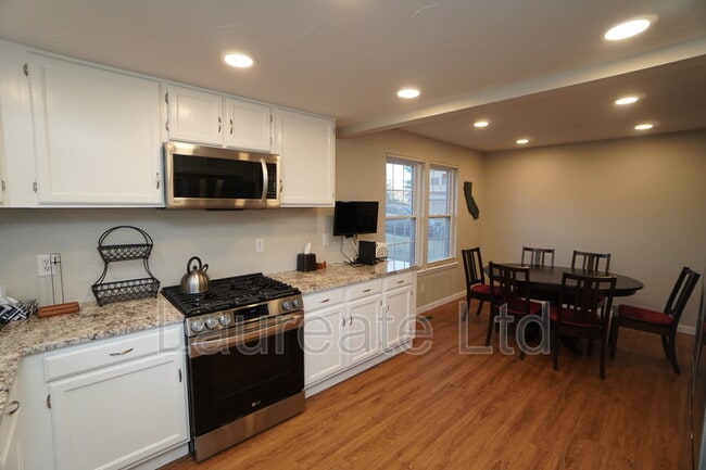 Building Photo - 9163 Cactus Ct