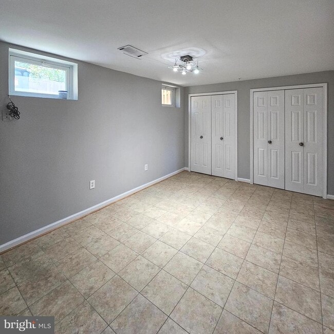 Building Photo - 7805 Sabre Ct