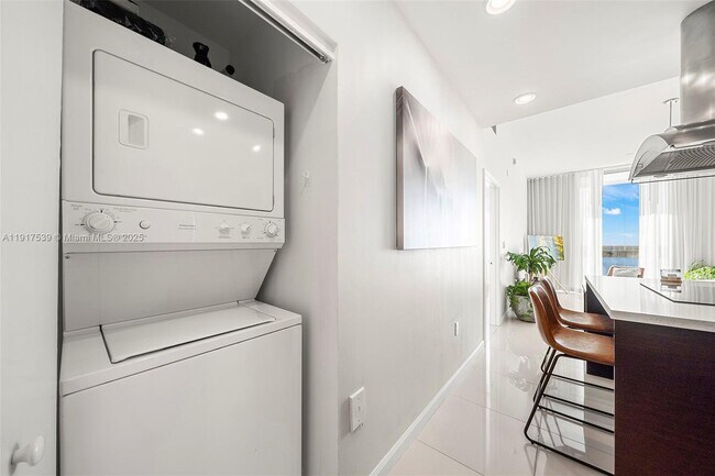 Building Photo - 7930 East Dr