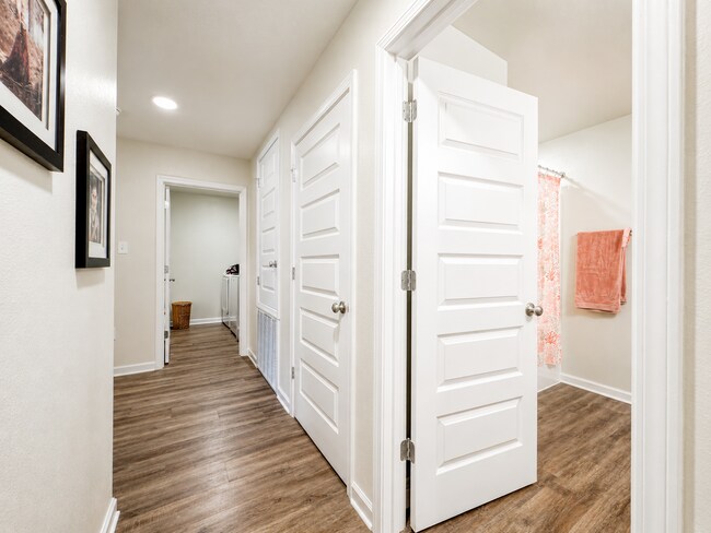 Building Photo - 9023 Bellewood Pl