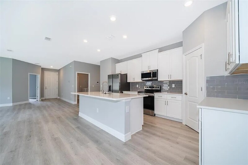 Building Photo - 5574 SW 128th Pl