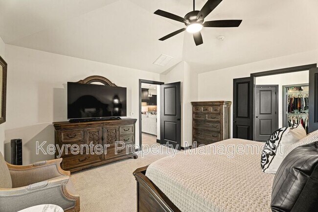 Building Photo - 2805 Crystal Creek Dr