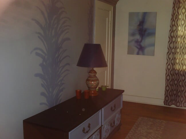 Living room - 1617 Leavenworth St