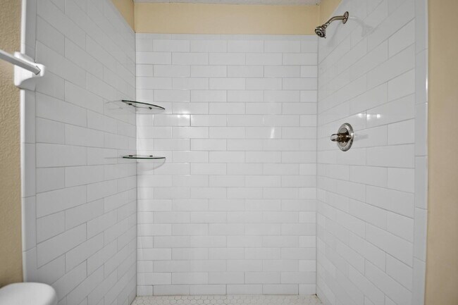 Building Photo - DUPLEX