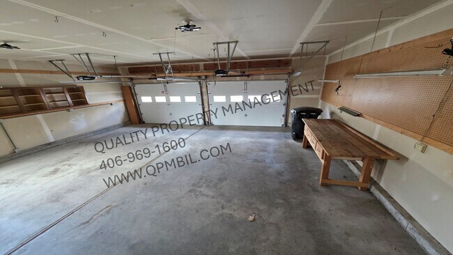 Building Photo - Spacious 4-bedroom, 3-bath home on West end Billings