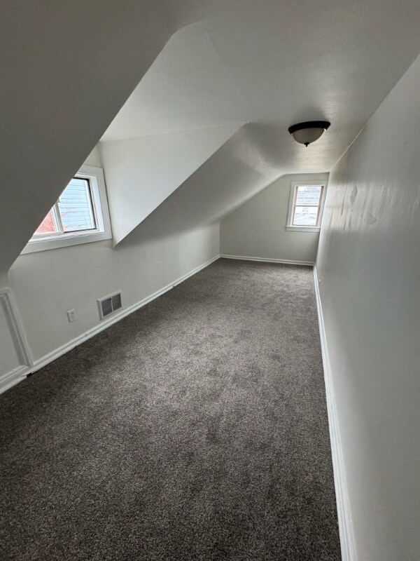 Building Photo - 240 E Siebenthaler Ave