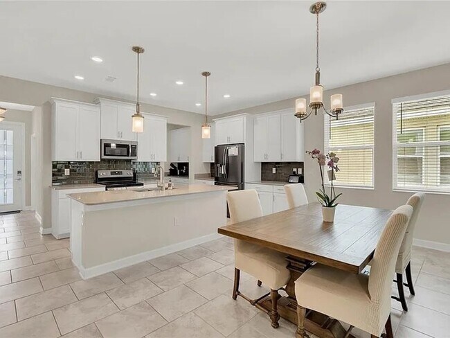 Building Photo - 11932 Satire St