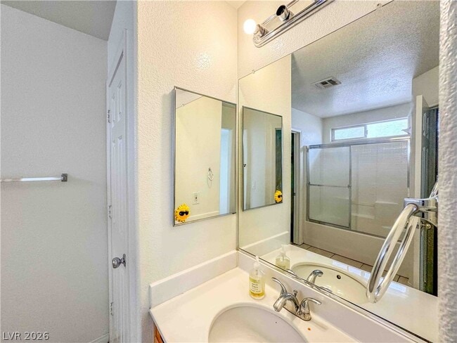 Building Photo - 10633 Foggy Glen Ave