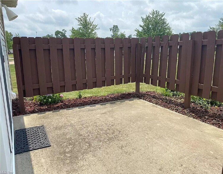 Building Photo - 651 Sturbridge Dr