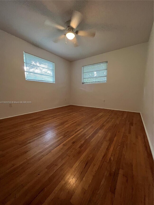 Building Photo - 2 bedroom in Miami FL 33138