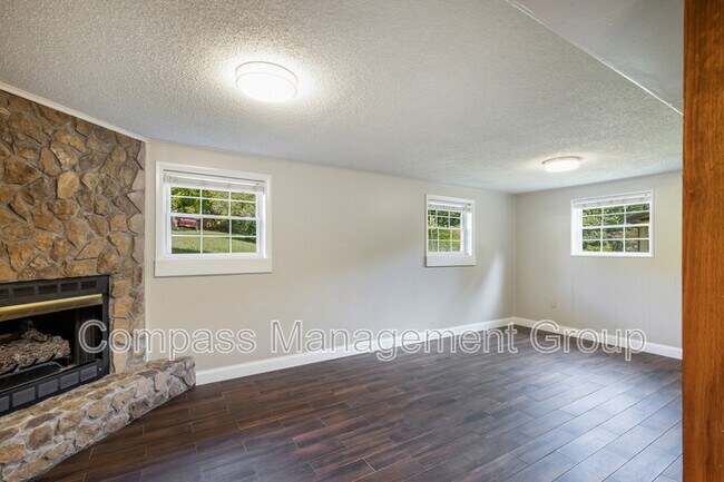 Building Photo - 1505 Aldenwood Ln