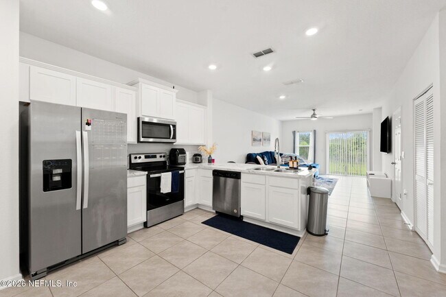 Building Photo - 9049 Gifford Dr