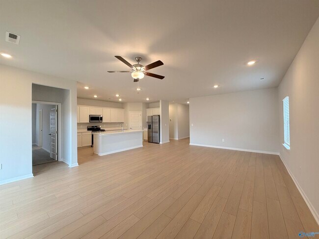 Building Photo - 203 Stockyard Cir