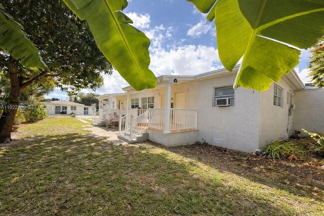 Building Photo - 1525 NE 110th Terrace