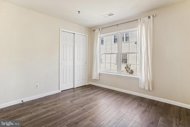 Building Photo - 8930 Milford Haven Ct