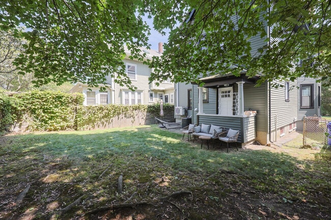 Building Photo - Elmgrove Ave