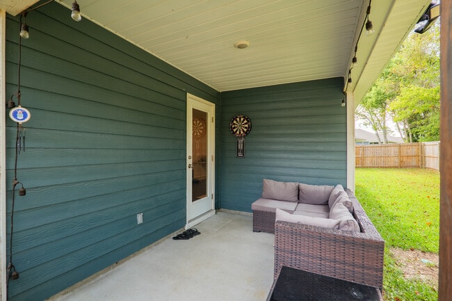 Building Photo - 3021 Reynolda Dr