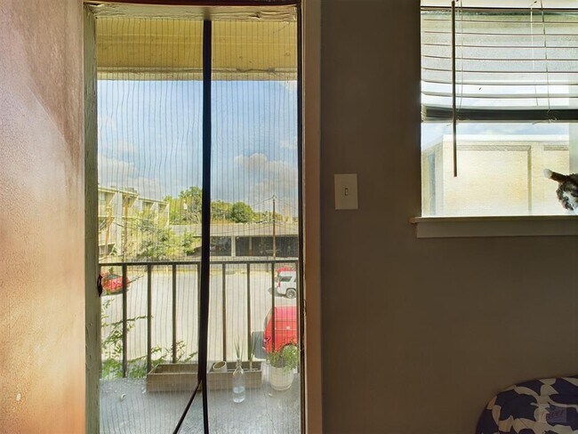 Building Photo - 3000 Guadalupe St