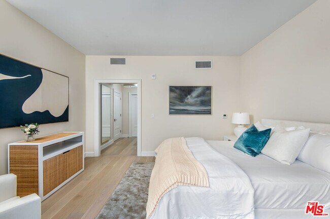 Building Photo - 15225 Palisades Village Ln