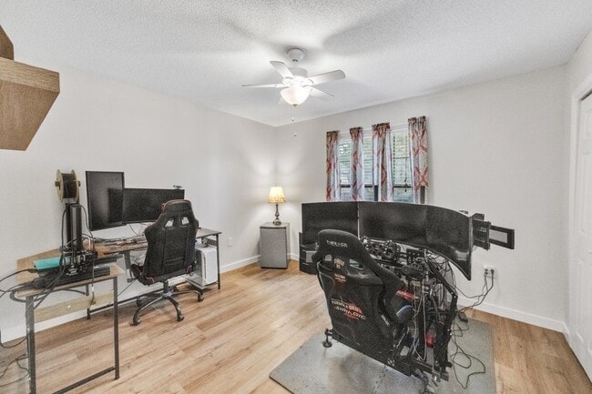 Building Photo - 6453 Garden Dr