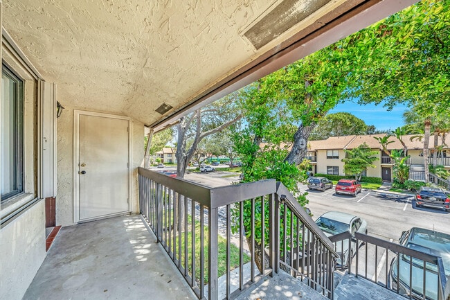 Building Photo - 21943 Remsen Terrace