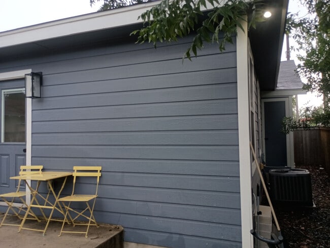Building Photo - Room in House on Mississippi