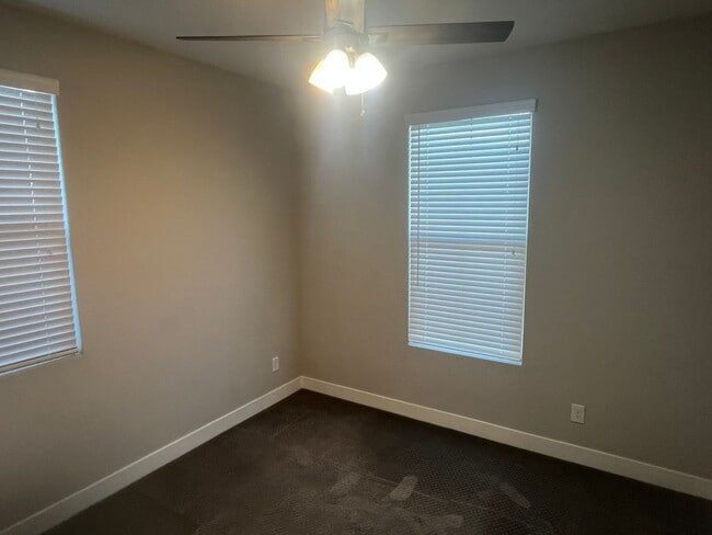 Building Photo - 3865 S 183rd Dr