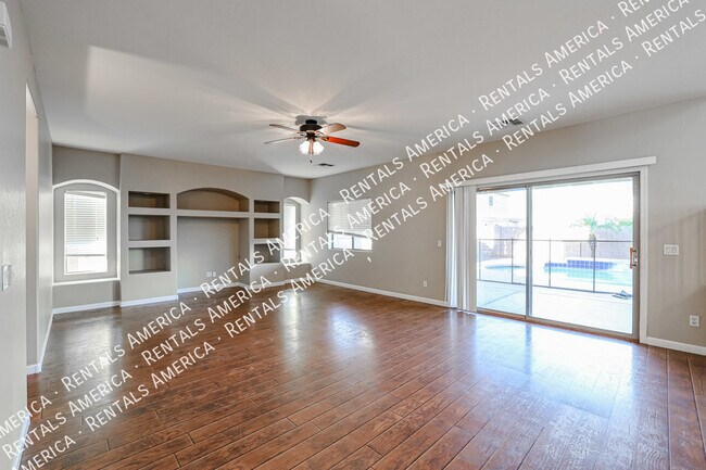 Building Photo - 14958 W Cameron Dr