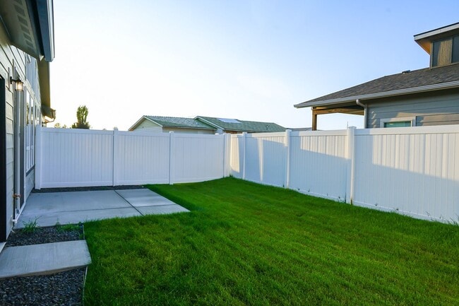 Building Photo - Just completed 2 Bedroom 2 Bath in Coeur d...