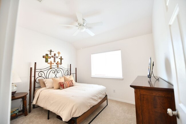 Building Photo - 2505 Spring Hill Ln