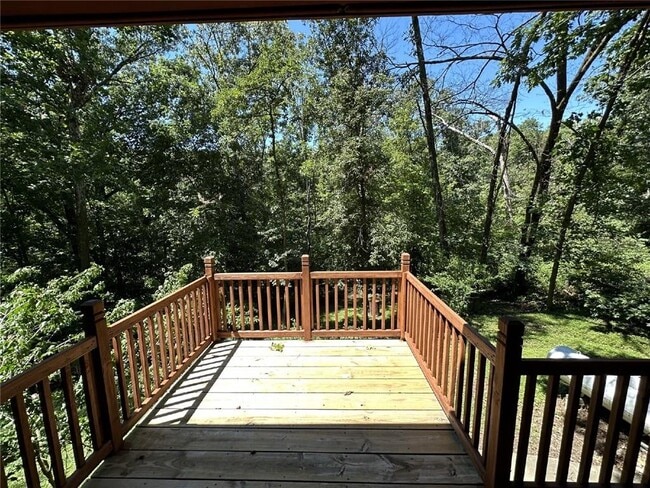 Building Photo - 35 Gore Ln