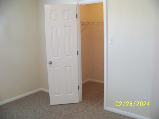 Building Photo - 440 Blackman Tr