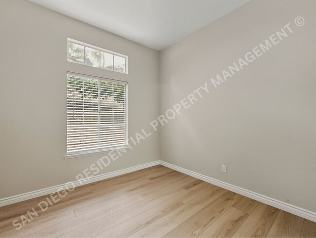 Building Photo - Beautifully Remodeled and Bright in the Perfect Carmel Mountain Ranch Location