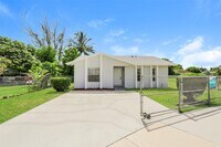 Building Photo - 16905 SW 106th Ct