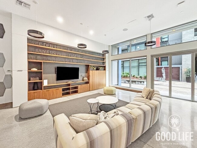 Building Photo - Stunning 1B/1BA Condo in East Village W/ A/C, W/D, Rooftop Deck, Padres Stadium Views, Community ...
