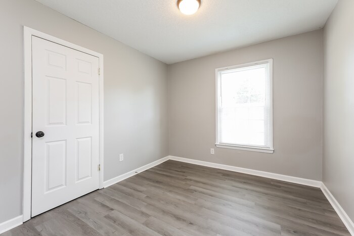 Building Photo - 111 Palamon St