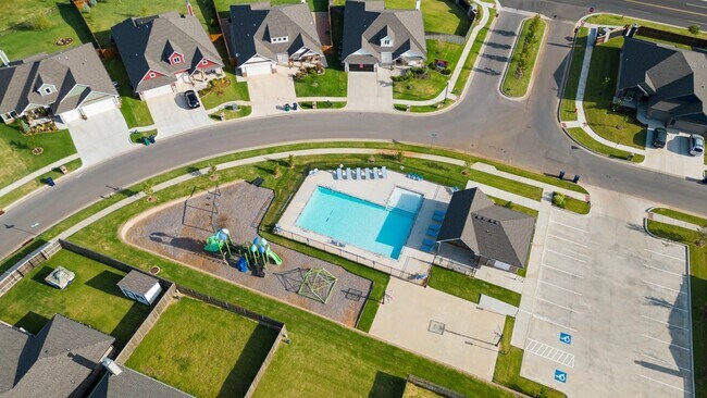 Building Photo - 9101 Poppey Pl