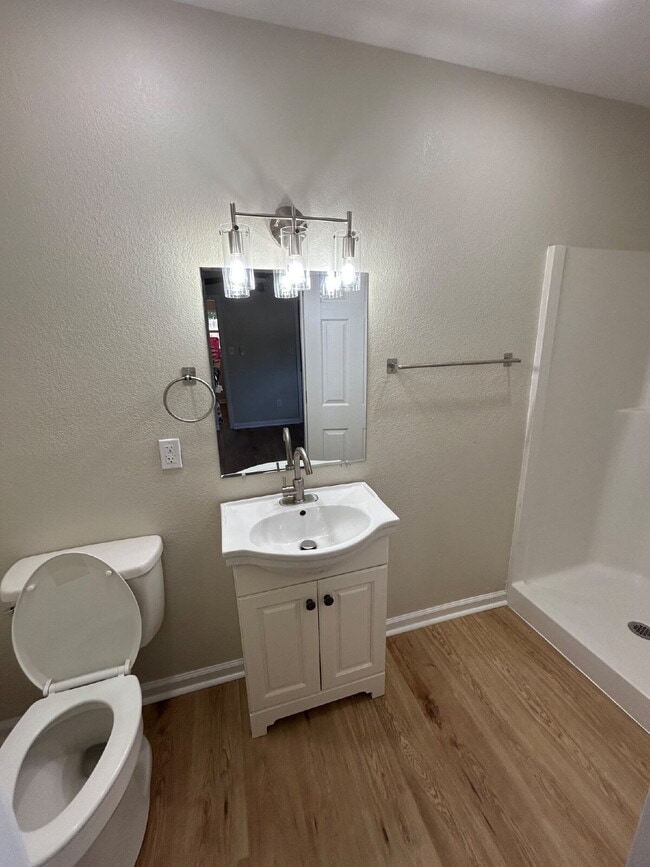 Building Photo - "Charming 4-Bedroom Retreat with Granite T...