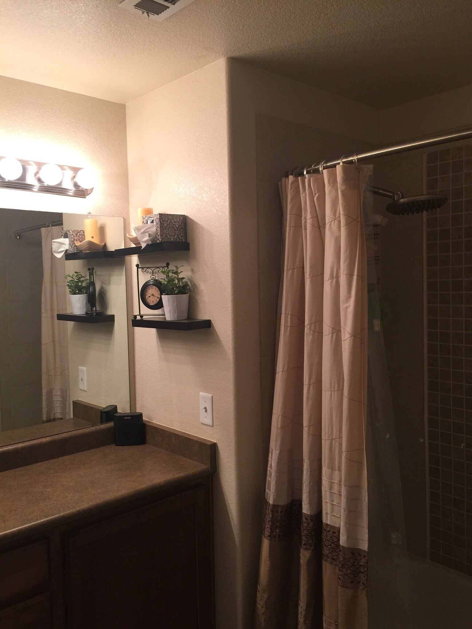 Building Photo - 5039 Brookfield Dr