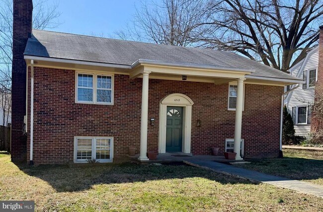 Building Photo - 1212 Payne St